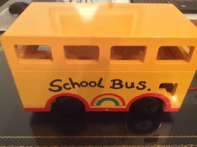 MOOIE HOUTEN ENGELSE SCHOOLBUS MET LOS DAK 2 POPJES € 10, Ophalen, Zo goed als nieuw, Overige merken