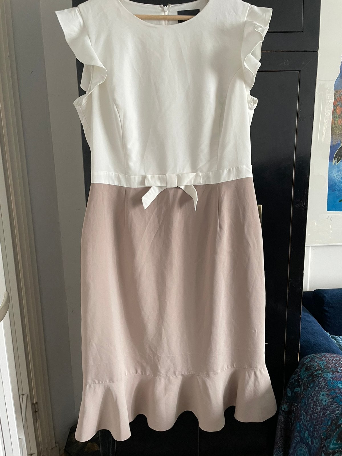 Phase Eight jurk nieuw maat 16 beige wit., Beige, Maat 42/44 (L), Ophalen of Verzenden, Zo goed als nieuw