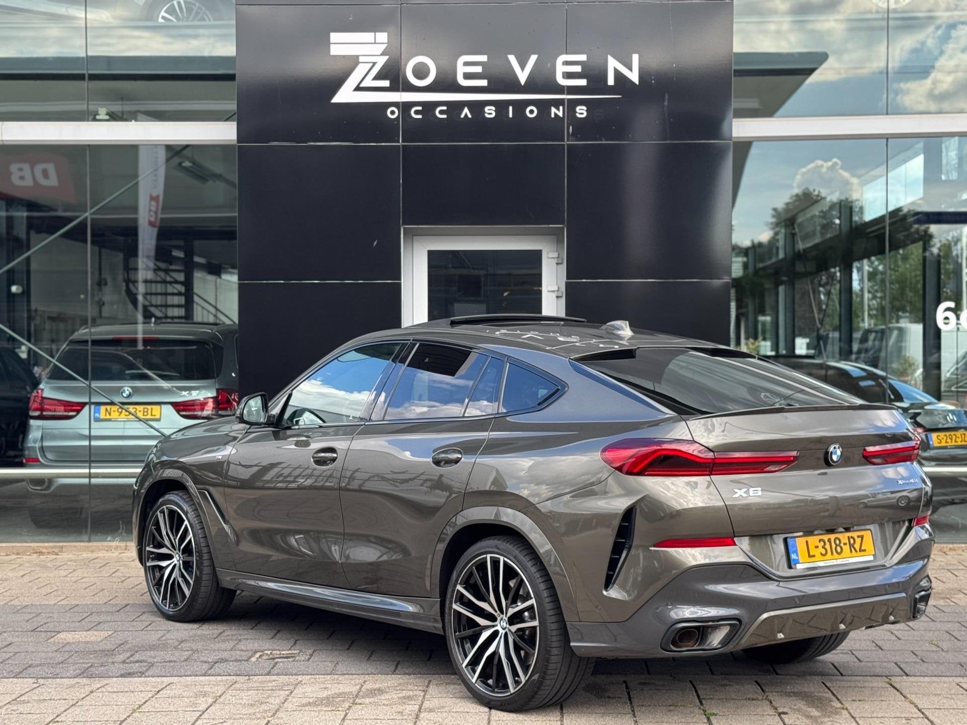 BMW X6 XDrive40i High Executive | Pano | Automaat | Ex BPM!|, Auto's, Dealer onderhouden, Gebruikt, 138 €/maand, Bedrijf