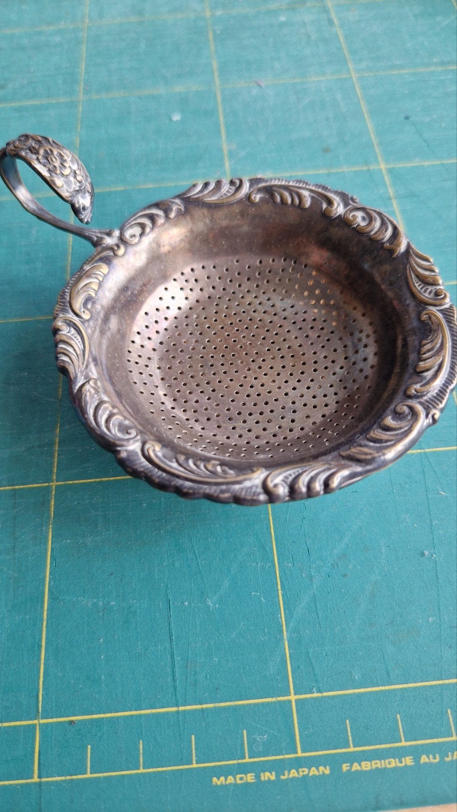 Oud verzilverd theezeefje met sierlijke details, Ophalen of Verzenden, Zilver