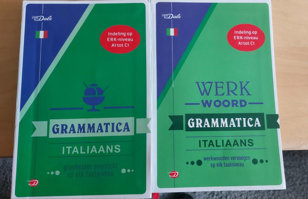 VanDale grammatica Italiaans en werkwoorden Italiaans, Ophalen of Verzenden, Zo goed als nieuw, Italiaans