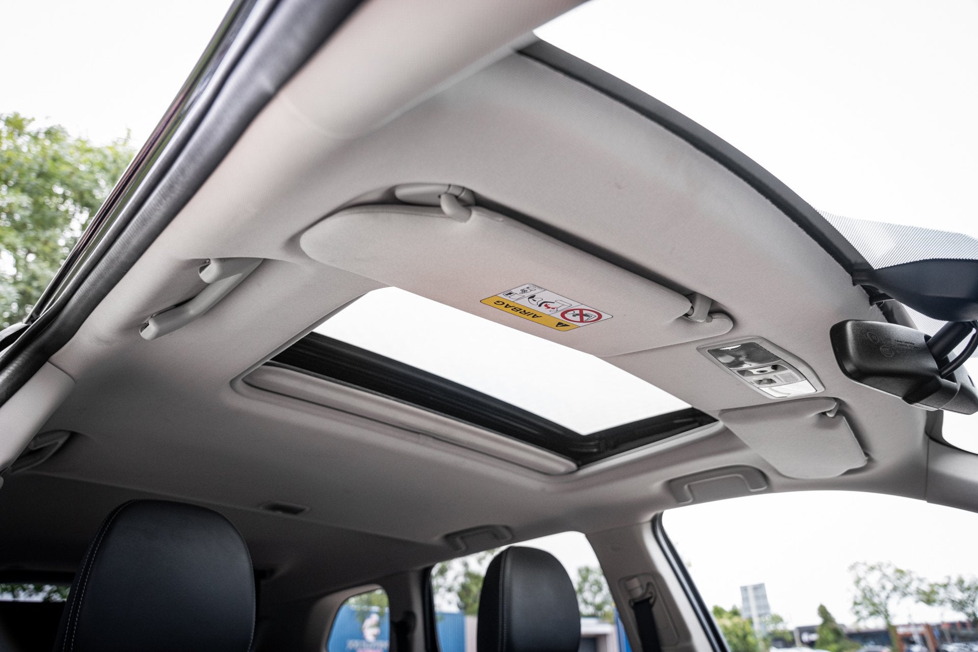 Mitsubishi Outlander 2.4 PHEV Intense+|Trekh|Pano|Dealer Ond, Auto's, Automaat, Dealer onderhouden, 4 cilinders, Bedrijf