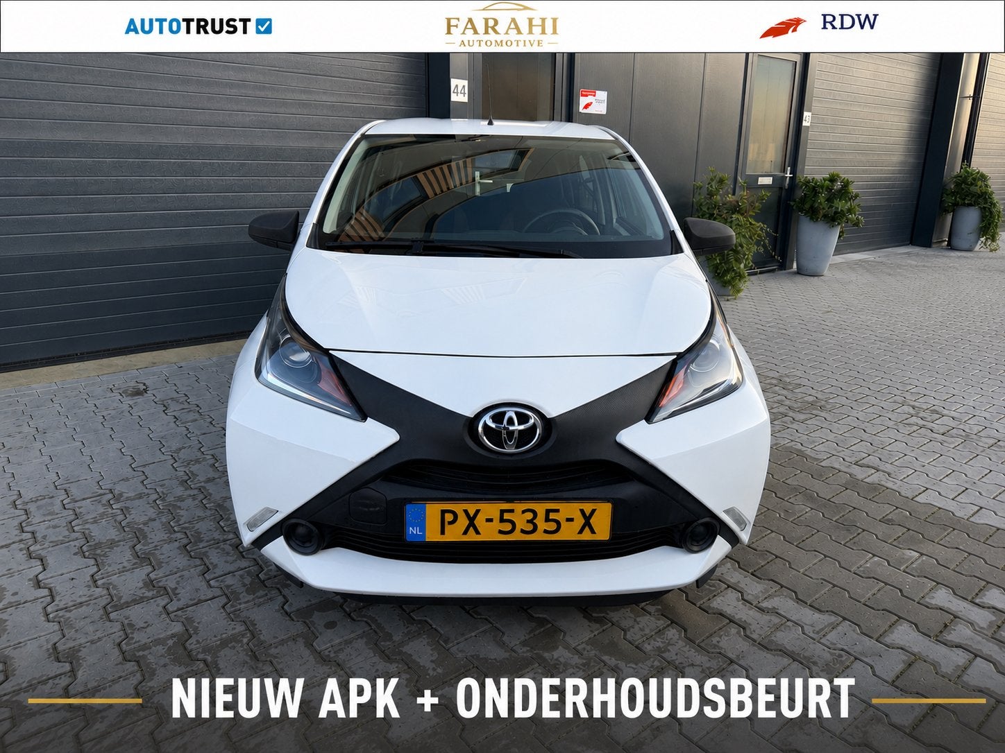 Toyota Aygo 1.0VVT-i |Apple CarPlay|Achteruitrijcamera|Airco, Auto's, Voorwielaandrijving, 4 stoelen, Wit, Origineel Nederlands