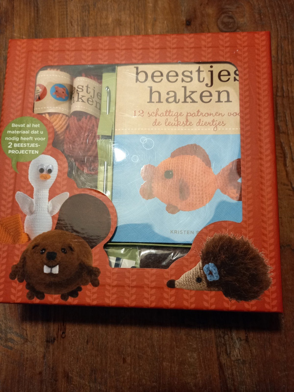 Beestjes haken.
Nieuw en compleet pakket met instructieboekj, Ophalen of Verzenden, Nieuw, Haken, Wol of Garen
