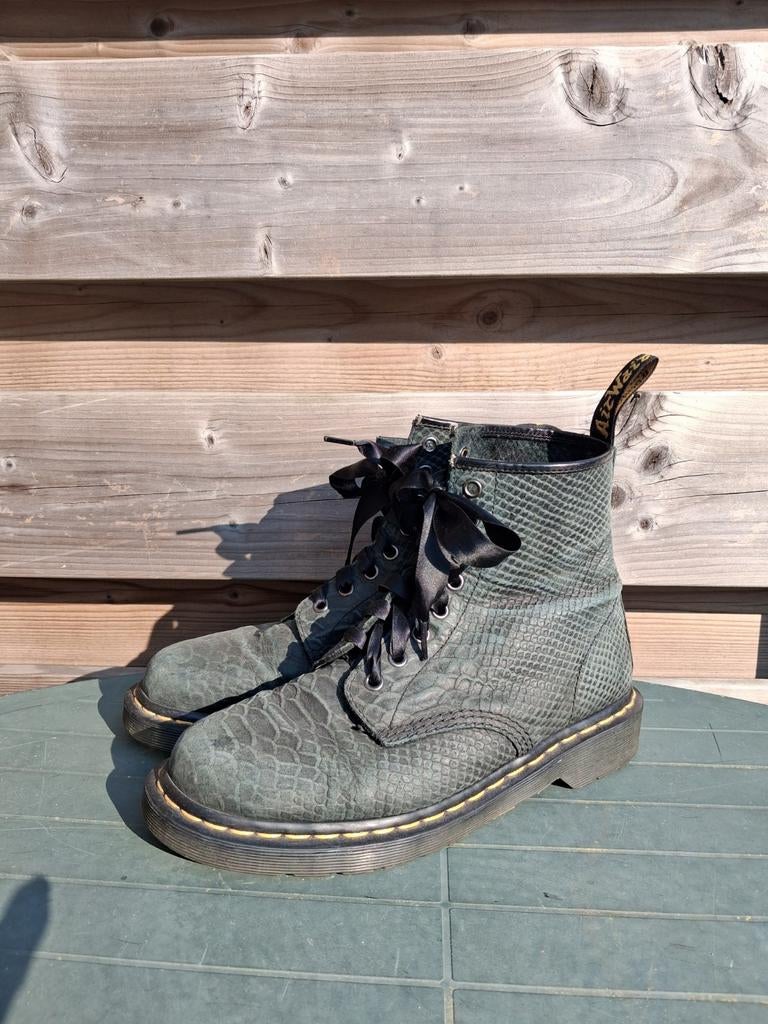 Dr Martens 1460 Snake skin groen mt 41, Verzenden, Zo goed als nieuw, Groen