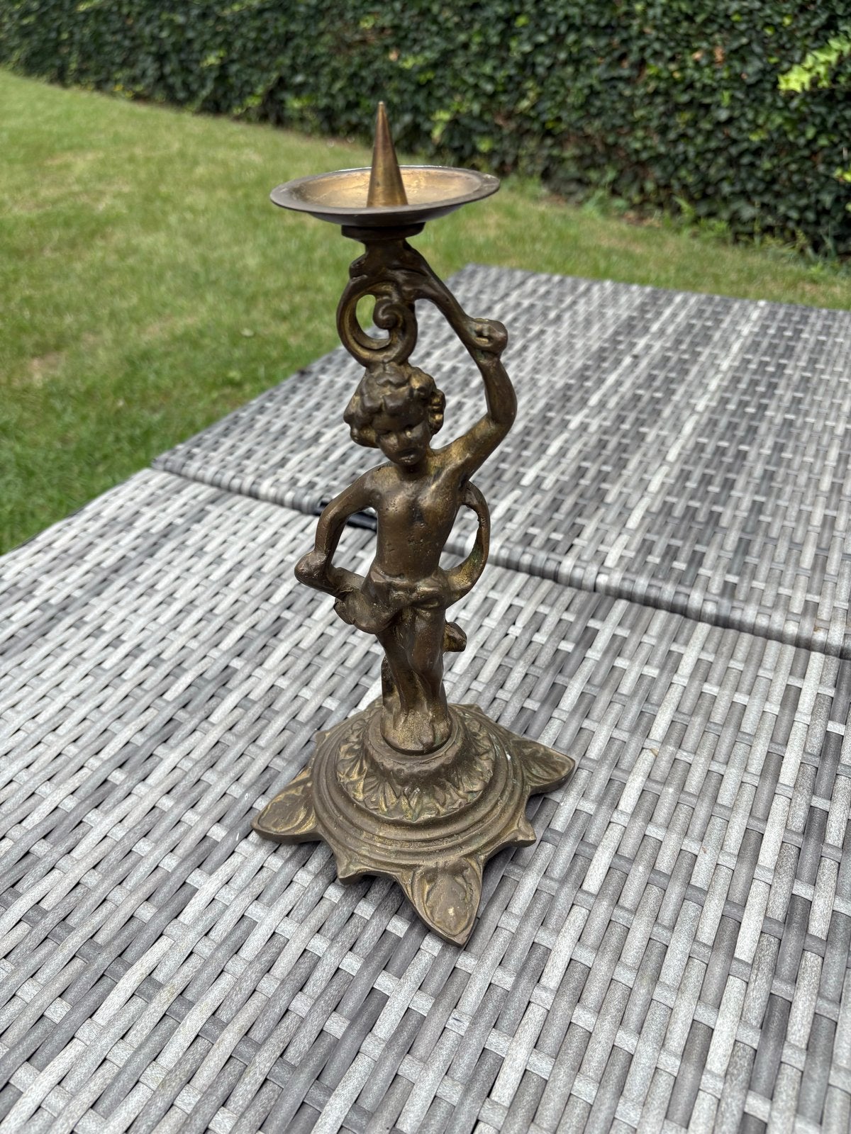 Antieke koperen kandelaar met cherubijn, Antiek en Kunst, Ophalen of Verzenden, Koper of Brons
