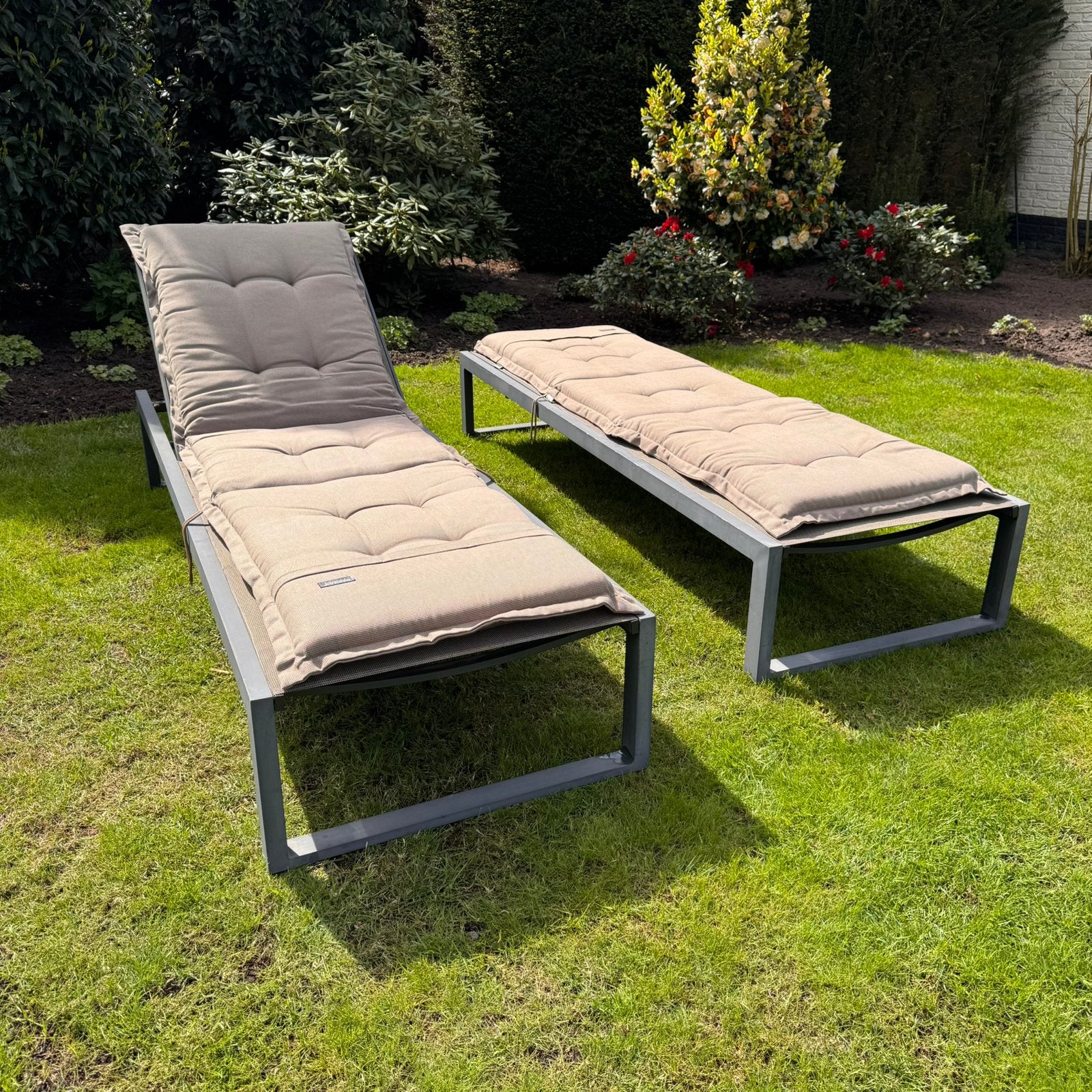 Twee ligbedden voor tuin en terras., Tuin en Terras, Ligbedden, Ophalen, Gebruikt, Metaal