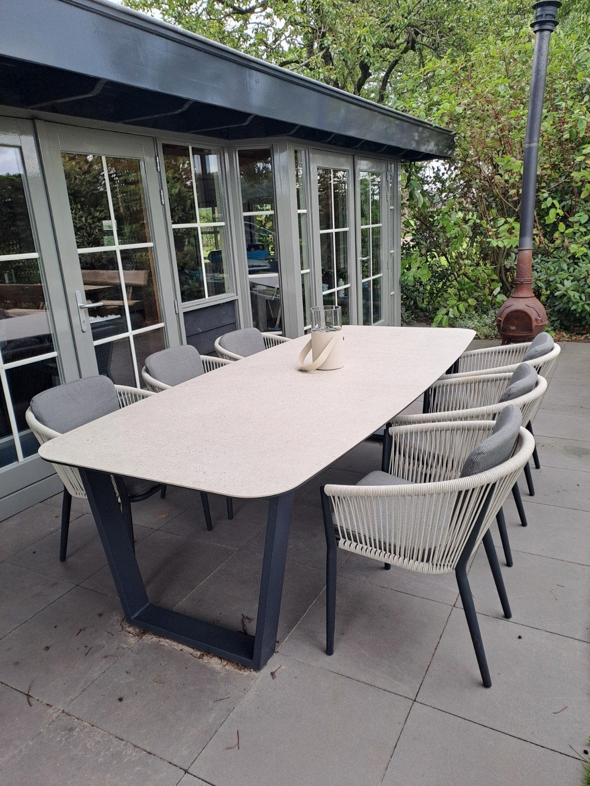 Foto 2 van Moderne tuinset met 6 stoelen en tafel
