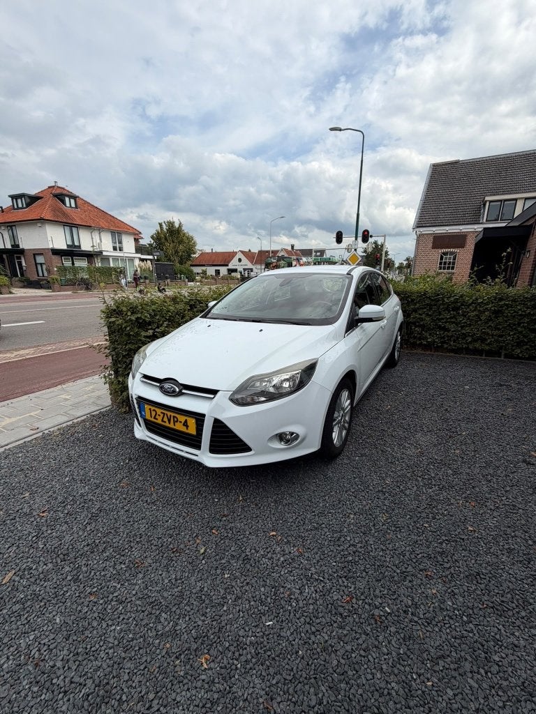 Foto 7 van Ford Focus 1.0 Ecoboost 92KW 5D 2013 Wit