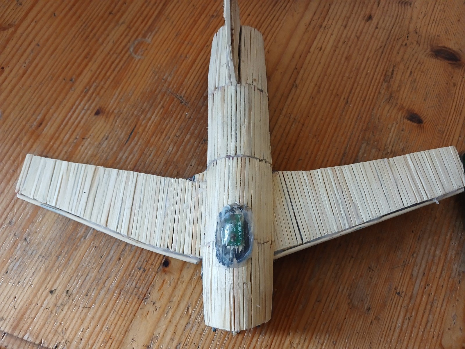 Uniek handgemaakt Mig-15 model van lucifers, Overige merken, Gebruikt, Ophalen of Verzenden, Groter dan 1:72