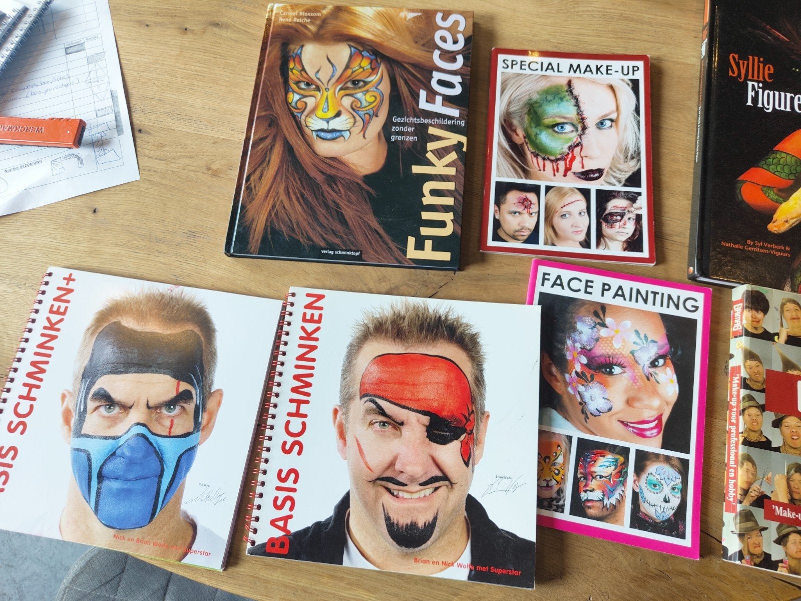 Schminkboeken / facepaint / bodypaint / grime boeken, Ophalen of Verzenden, Zo goed als nieuw, Overige onderwerpen