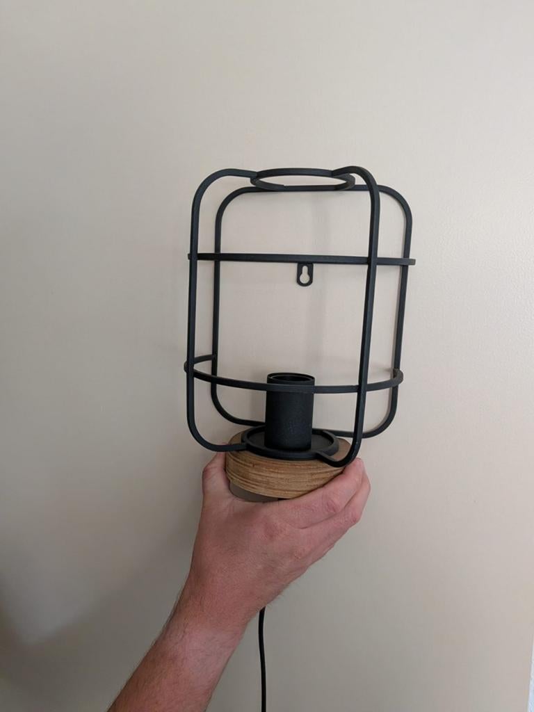 Leuk wandlampje industrieel zwart met hout, Huis en Inrichting, Lampen | Wandlampen, Ophalen, Zo goed als nieuw, Hout