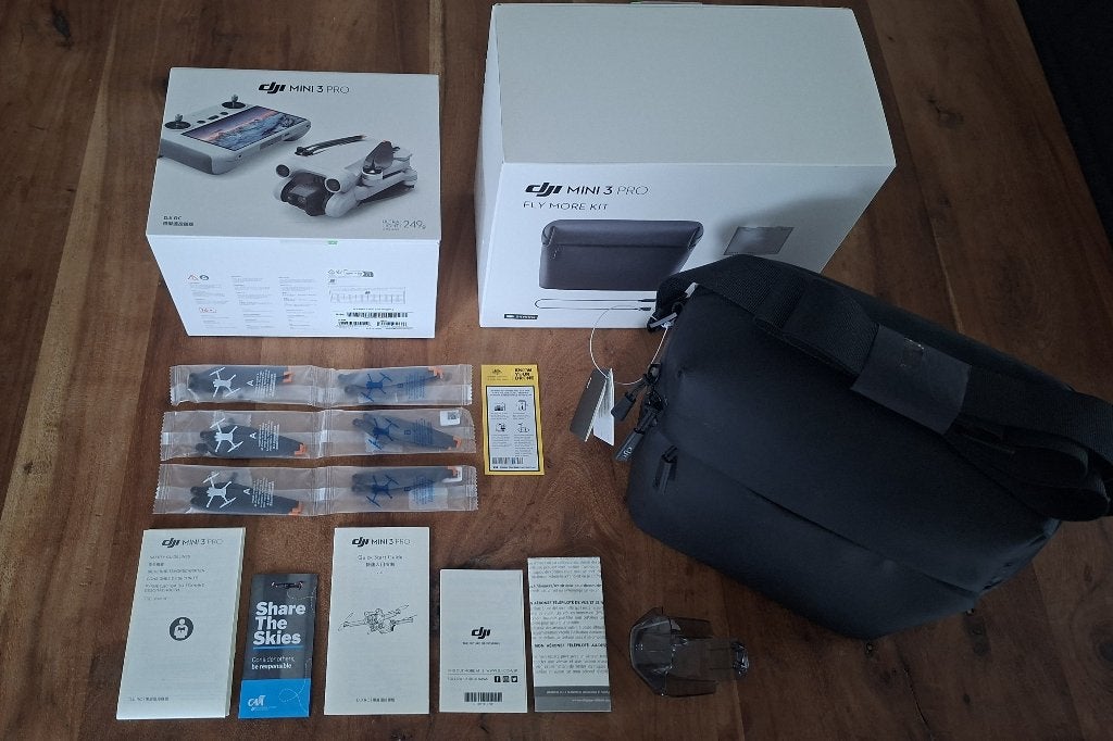DJI Mini 3 Pro Fly More Combo originele verpakking + extra's, Cameradrone, Nieuw, Ophalen of Verzenden, DJI
