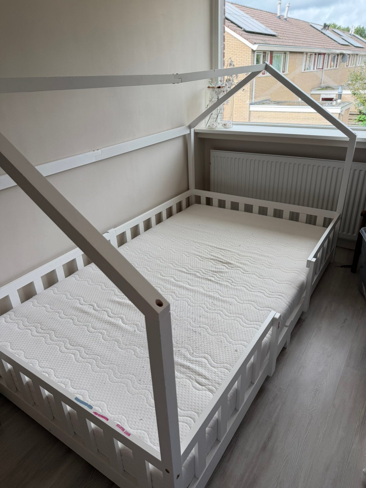 Montessori huisbed 120 x 200 cm – zo goed als nieuw, Ophalen, Zo goed als nieuw, 180 cm of meer, 100 cm of meer