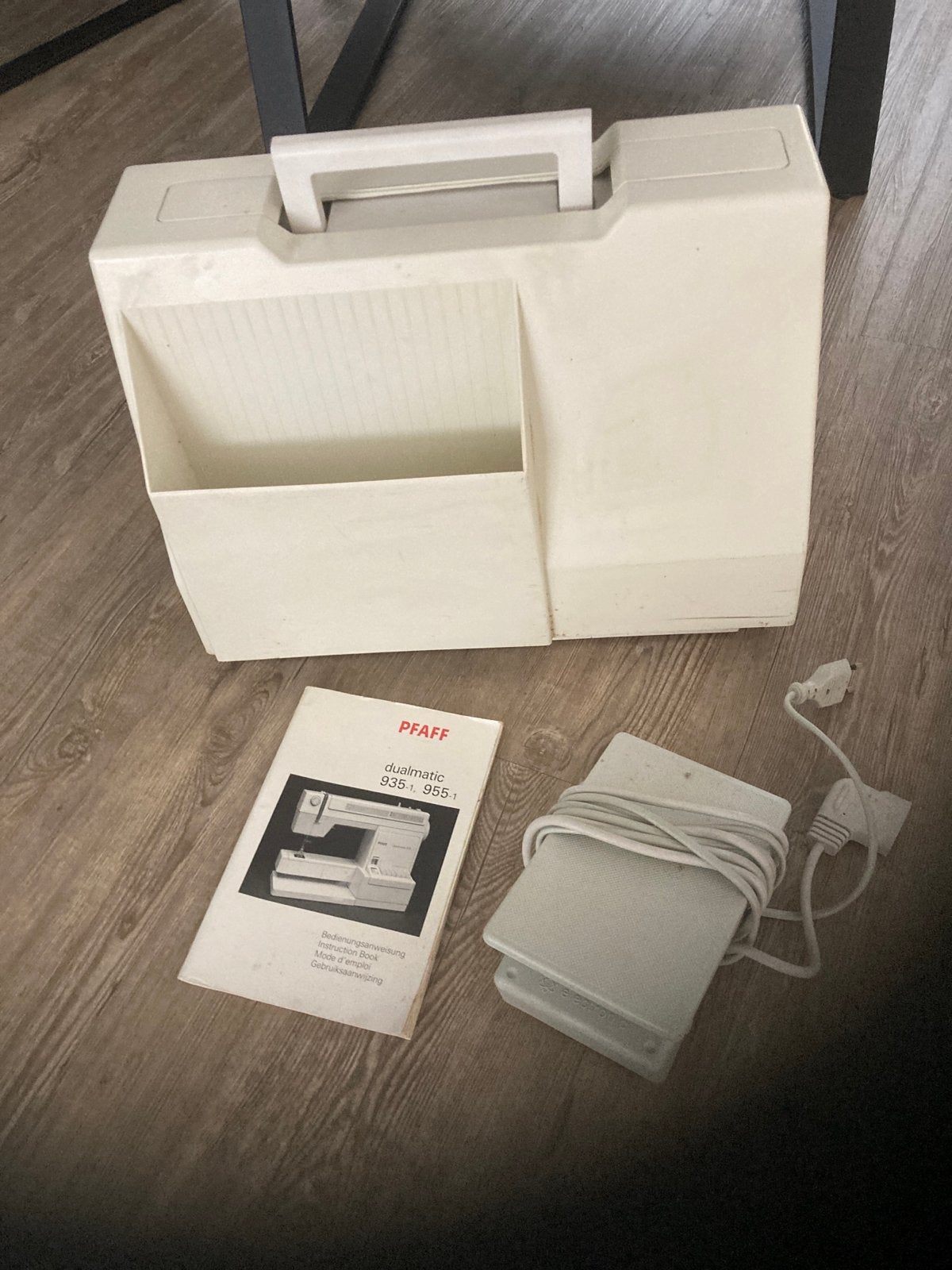 Pfaff Dualmatic 935.1 Naaimachine - Opbrengst naar goed doel, Ophalen, Gebruikt, Naaimachine, Pfaff