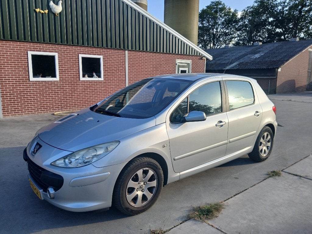 Peugeot 307 1.6 16V 5DR 2007 Grijs, Auto's, Voorwielaandrijving, Bluetooth, 4 cilinders, 635 kg
