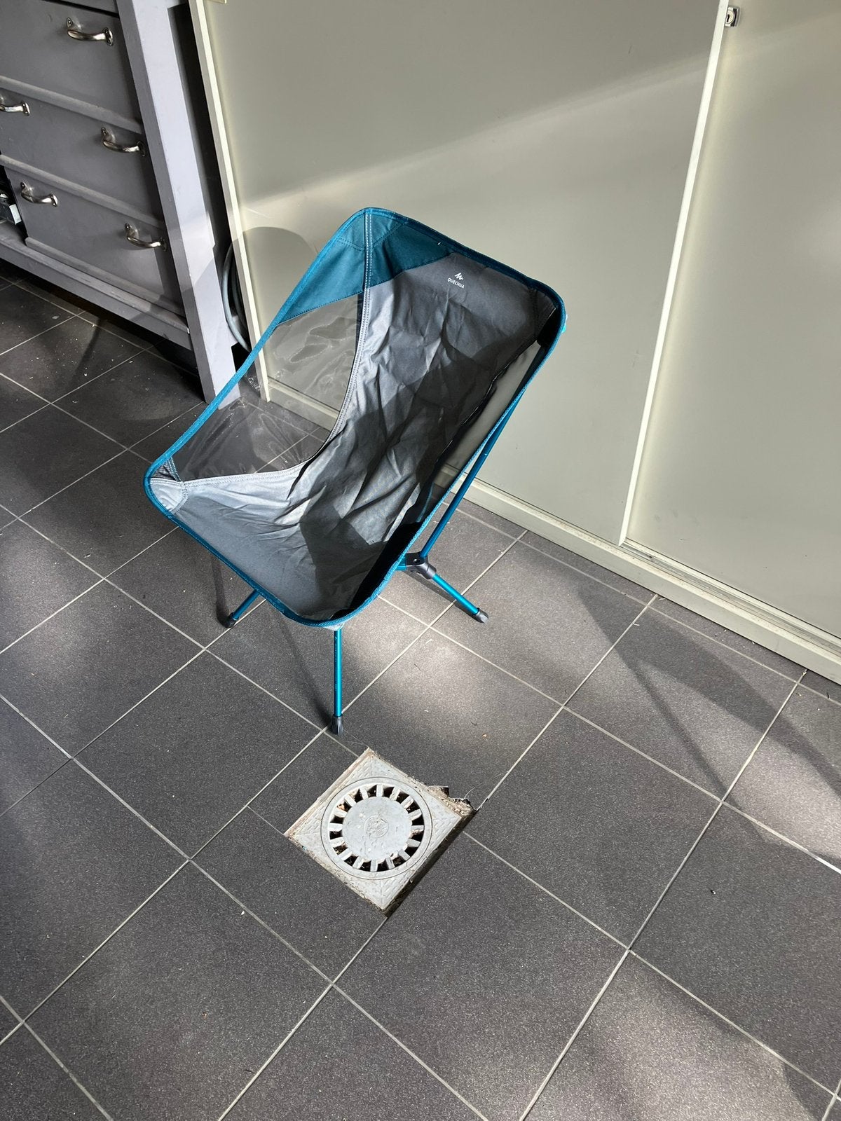 Decathlon low chair 500 L, Caravans en Kamperen, Ophalen of Verzenden, Zo goed als nieuw, Campingstoel