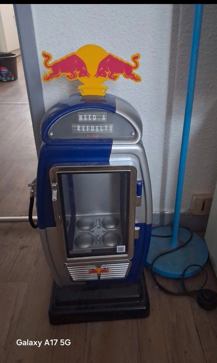 Red Bull mini koelkast (benzinepomp model), Zonder vriesvak, Minder dan 85 cm, Ophalen of Verzenden, Minder dan 75 liter