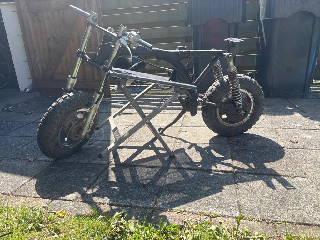 Pitbike frame met uitlaat, voorvork en achterbrug, Verzenden, Gebruikt, Schijfrem, Pitbike