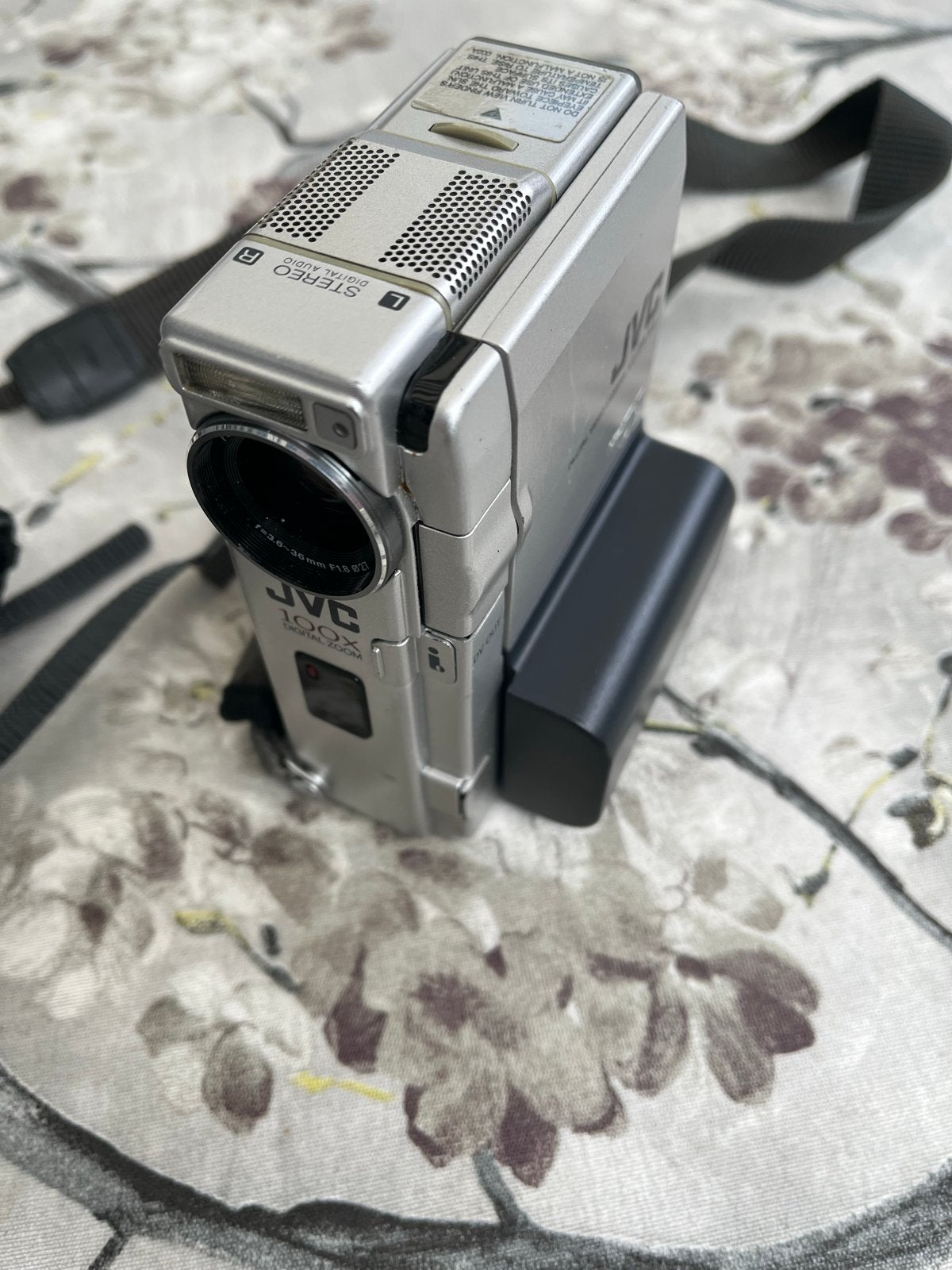JVC Compact VHS-C Camcorder - Vintage Videocamera, Gebruikt, JVC, Overige soorten, Camera