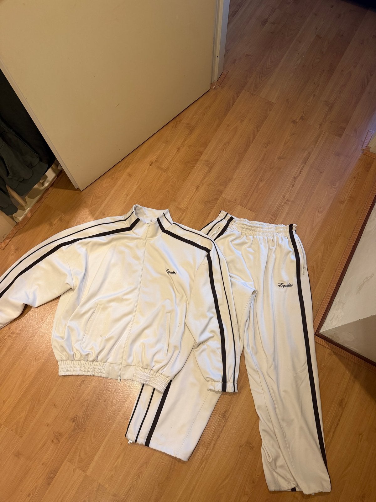 Equalité trainingspak wit - Maat XL/L, Kleding | Heren, Wit, Maat 56/58 (XL), Ophalen of Verzenden, Zo goed als nieuw