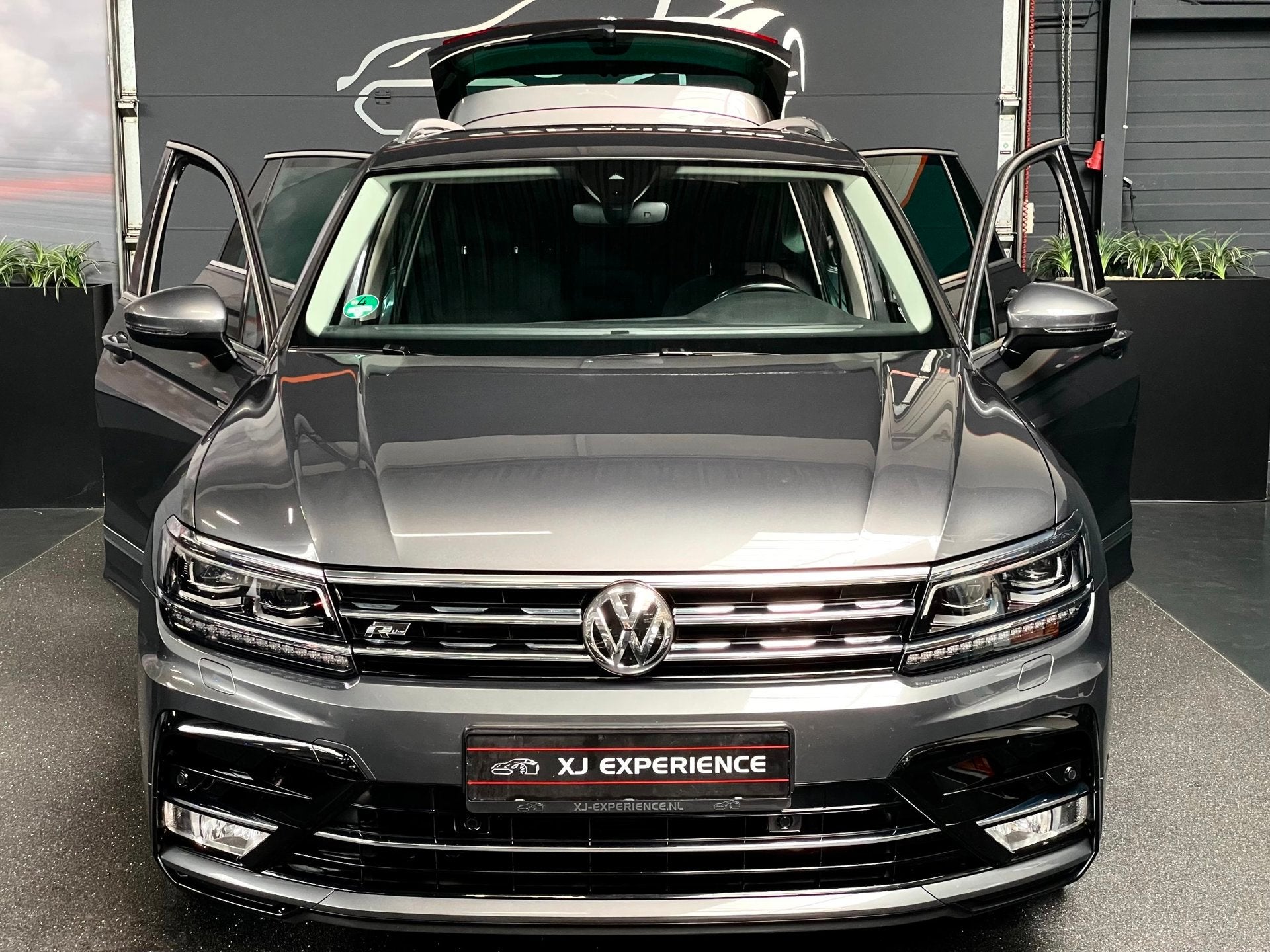 Volkswagen Tiguan 2.0 TSI 4Motion Highline R-LINE 180 PK NAV, Automaat, Gebruikt, 4 cilinders, 1984 cc