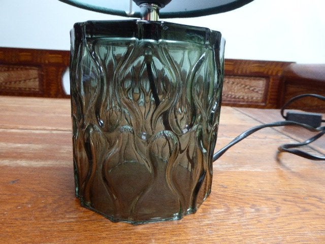 Vintage lampje van geperst glas met kapje, Antiek en Kunst, Ophalen of Verzenden