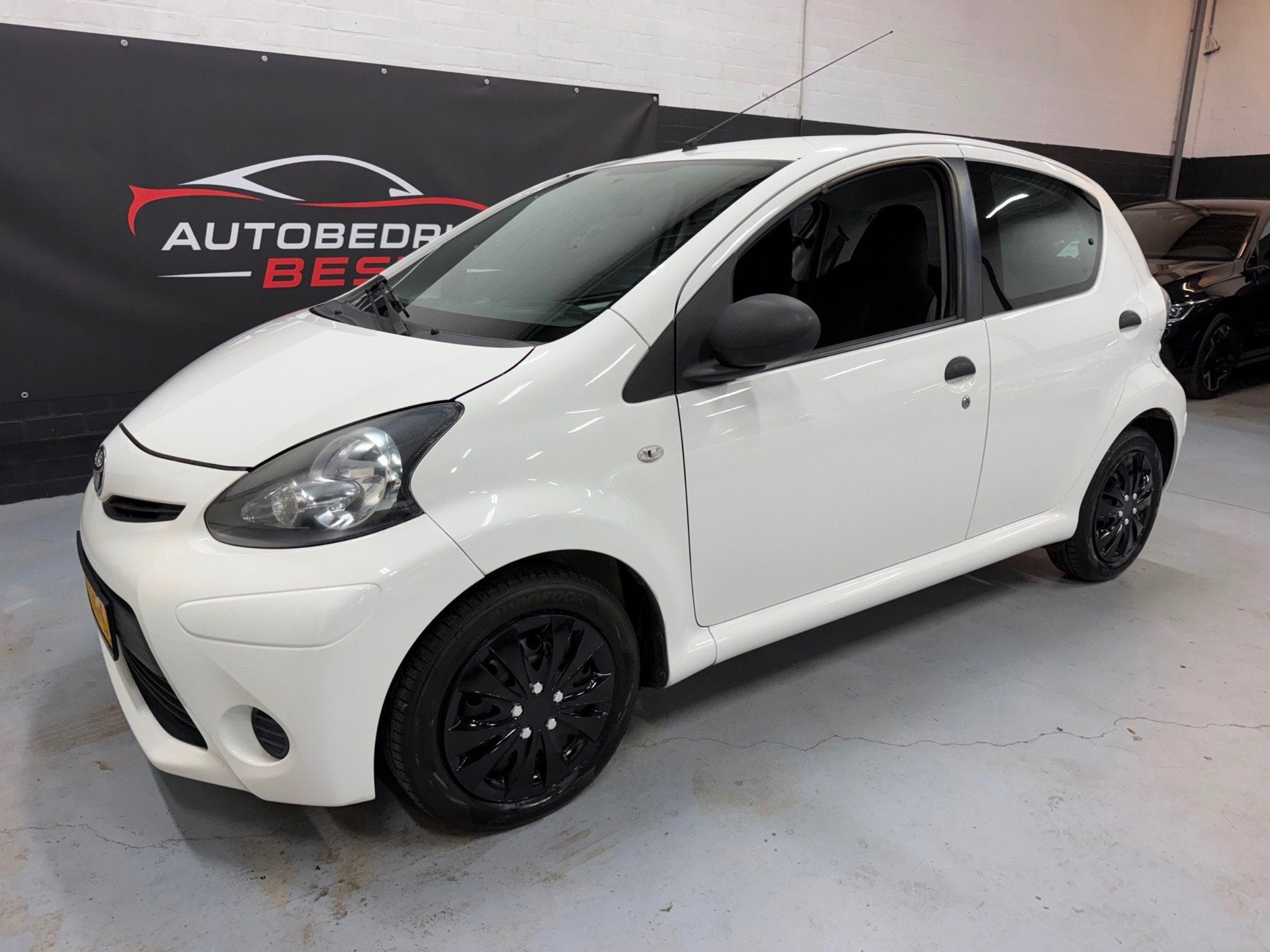 Toyota Aygo 1.0 VVT-i Comfort Nap/Airco/5Drs/APK 11-2027!, Auto's, Voorwielaandrijving, Stof, Gebruikt, Zwart
