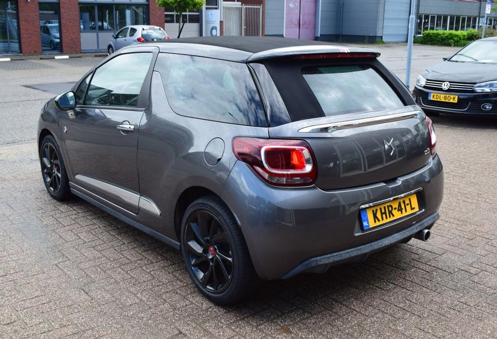 DS 3 Cabrio 1.2 PureTech So Chic DS3 Cabrio Performance Line, Auto's, DS, Stof, Gebruikt, 1199 cc, Cabriolet