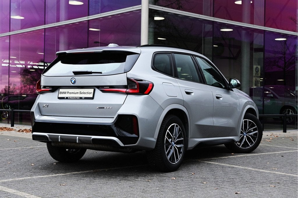 BMW X1 xDrive25e M Sport Automaat / Sportstoelen / Comfort A, Auto's, BMW, 136 pk, Gebruikt, Zwart, Met garantie (alle)