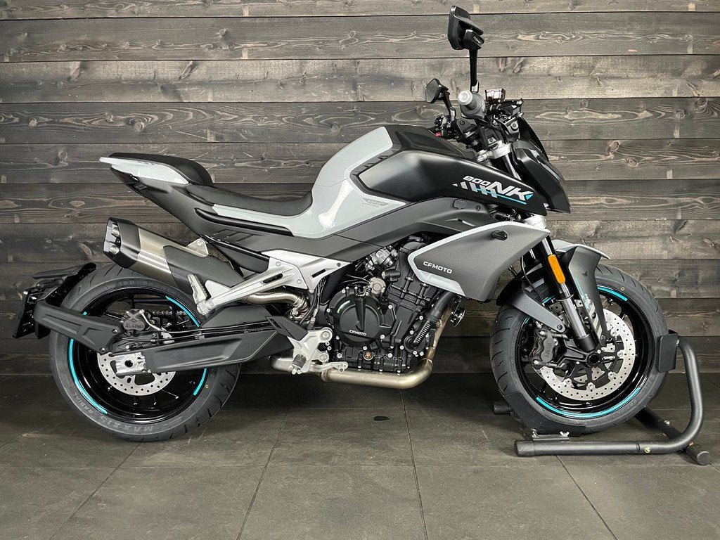 CFMOTO 800NK ADVANCED TC GREY AKRAPOVIC (bj 2025), Bedrijf, Meer dan 35 kW, 799 cc, Naked bike
