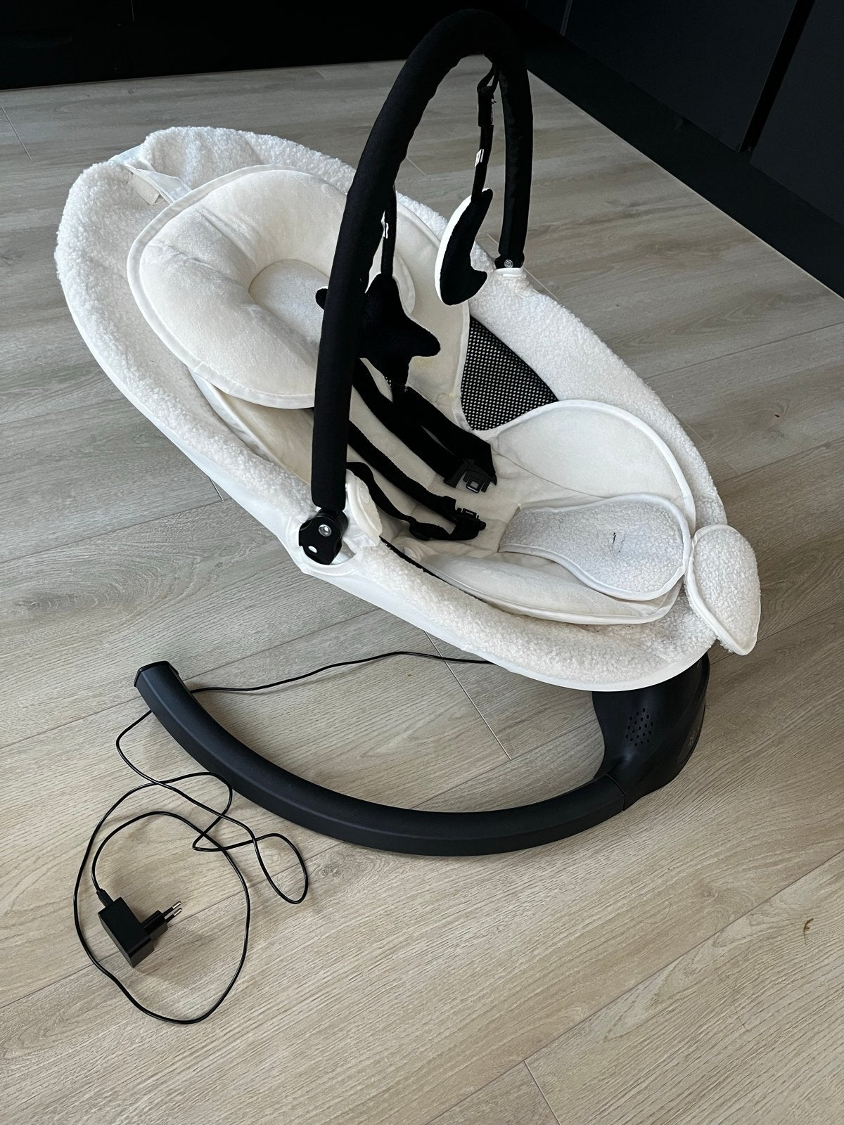 LUVION Baby Swing - Elektrische Babyschommel, Kinderen en Baby's, Wipstoeltjes, Overige merken, Schommelstoel, Ophalen of Verzenden