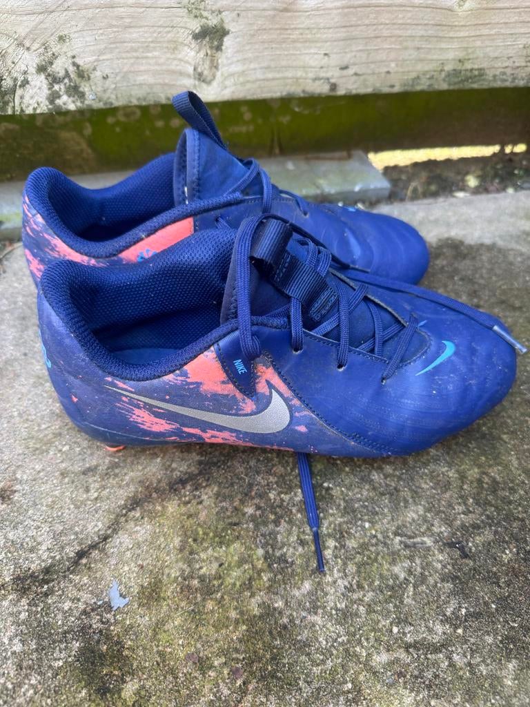 Voetbalschoenen met noppen - Diverse maten en kleuren, Sport en Fitness, Voetbal, Maat XS of kleiner, Ophalen, Gebruikt, Schoenen