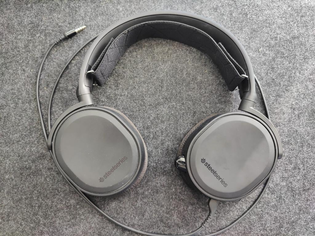 SteelSeries arctic 3 (2019), Ophalen of Verzenden, Gebruikt, Over oor (circumaural), Overige merken