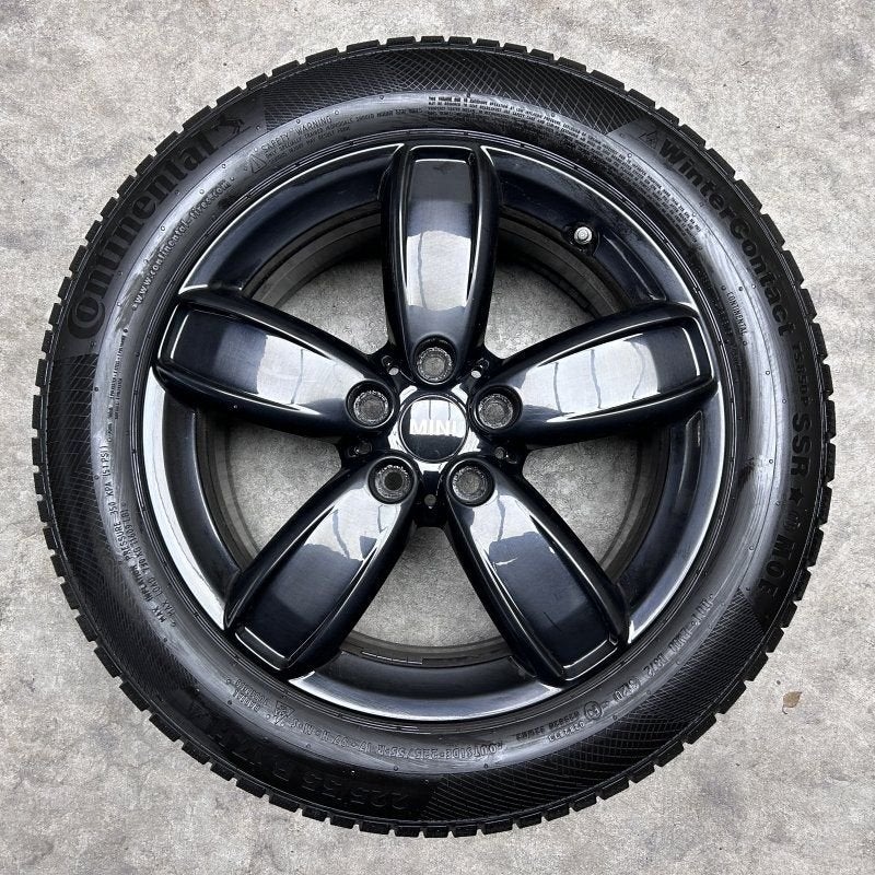 17 inch originele velgen + winterbanden MINI Countryman F60, Auto-onderdelen, Gebruikt, -, -, Banden en Velgen