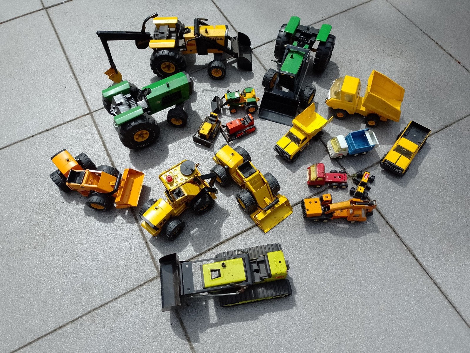 Lot vintage Tonka voertuigen, Kinderen en Baby's, Speelgoed | Speelgoedvoertuigen, Ophalen of Verzenden, Gebruikt