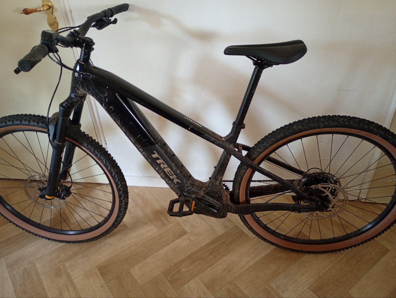 Trek Powerfly+ 4 Gen 5 E-mountainbike - Zo goed als nieuw, Fietsen en Brommers, Ophalen