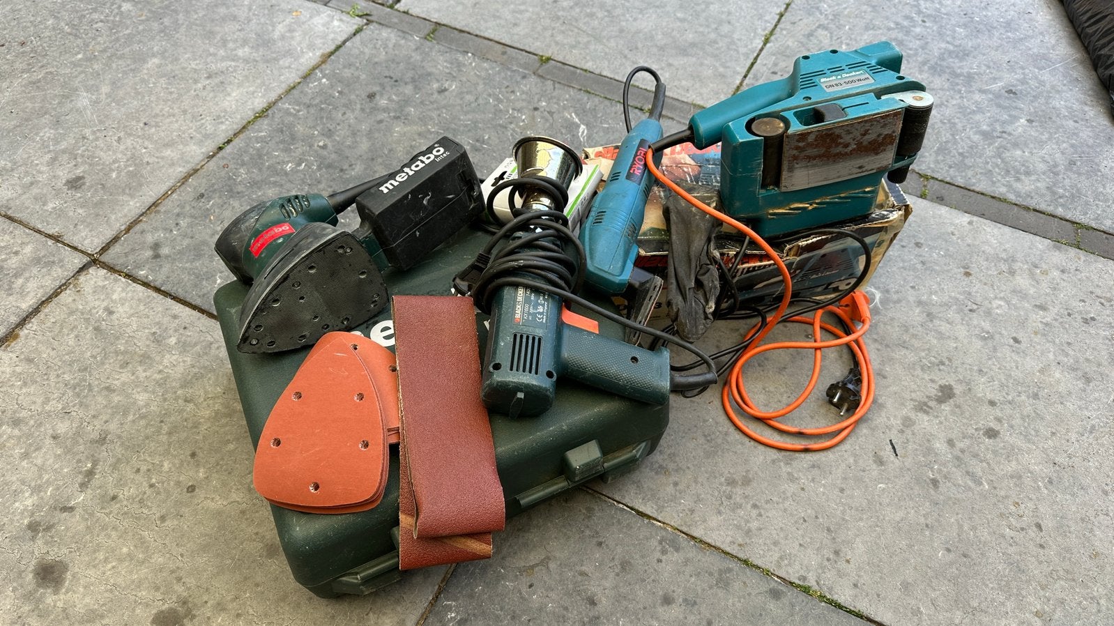 Schuurmachines B&D, Metabo, Ryoby, Ophalen of Verzenden, Gebruikt, 1200 watt of meer, Vlakschuurmachine