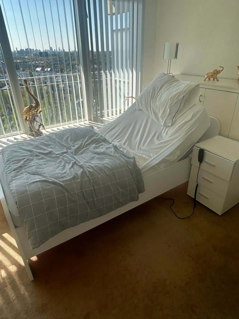 Elektrisch verstelbaar bed - Comfort en gemak, 85 tot 100 cm, Gebruikt, Ophalen of Verzenden, Lattenbodem