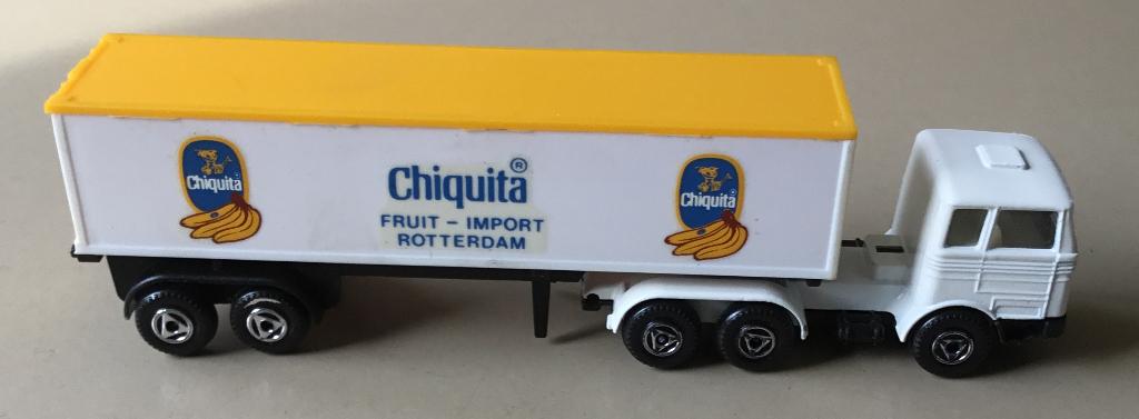 EFSI 1:87 Mercedes GESLOTEN OPLEGGER " Chiquita ", Ophalen of Verzenden, Zo goed als nieuw, Bus of Vrachtwagen, Efsi