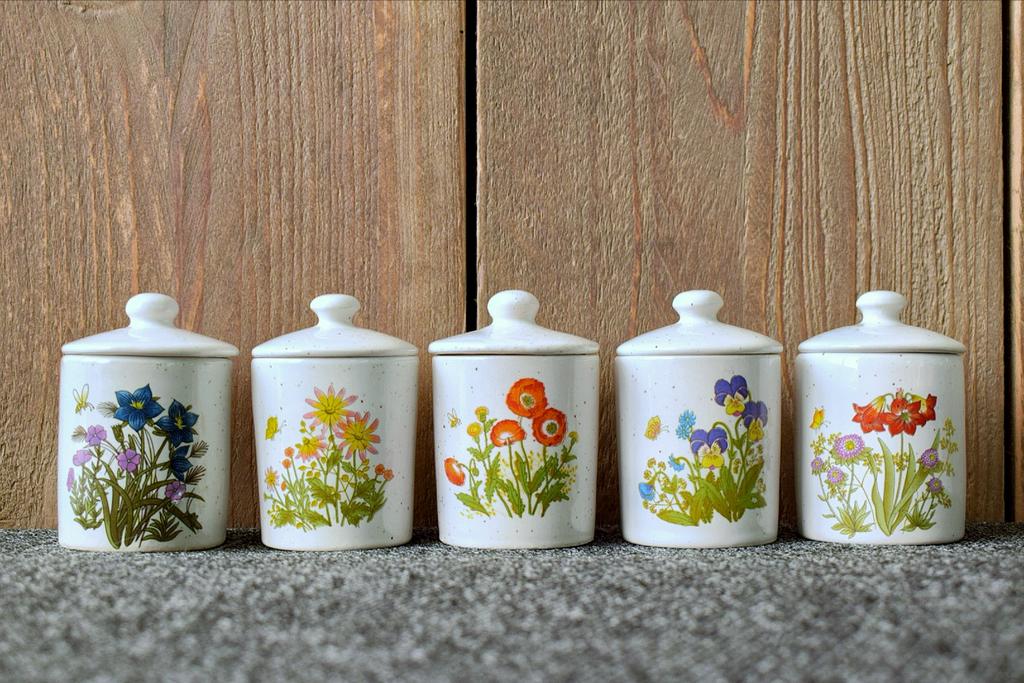 Grote verzameling Wildflower servies potjes uit de jaren 70, Antiek en Kunst, Antiek | Servies los, Ophalen of Verzenden