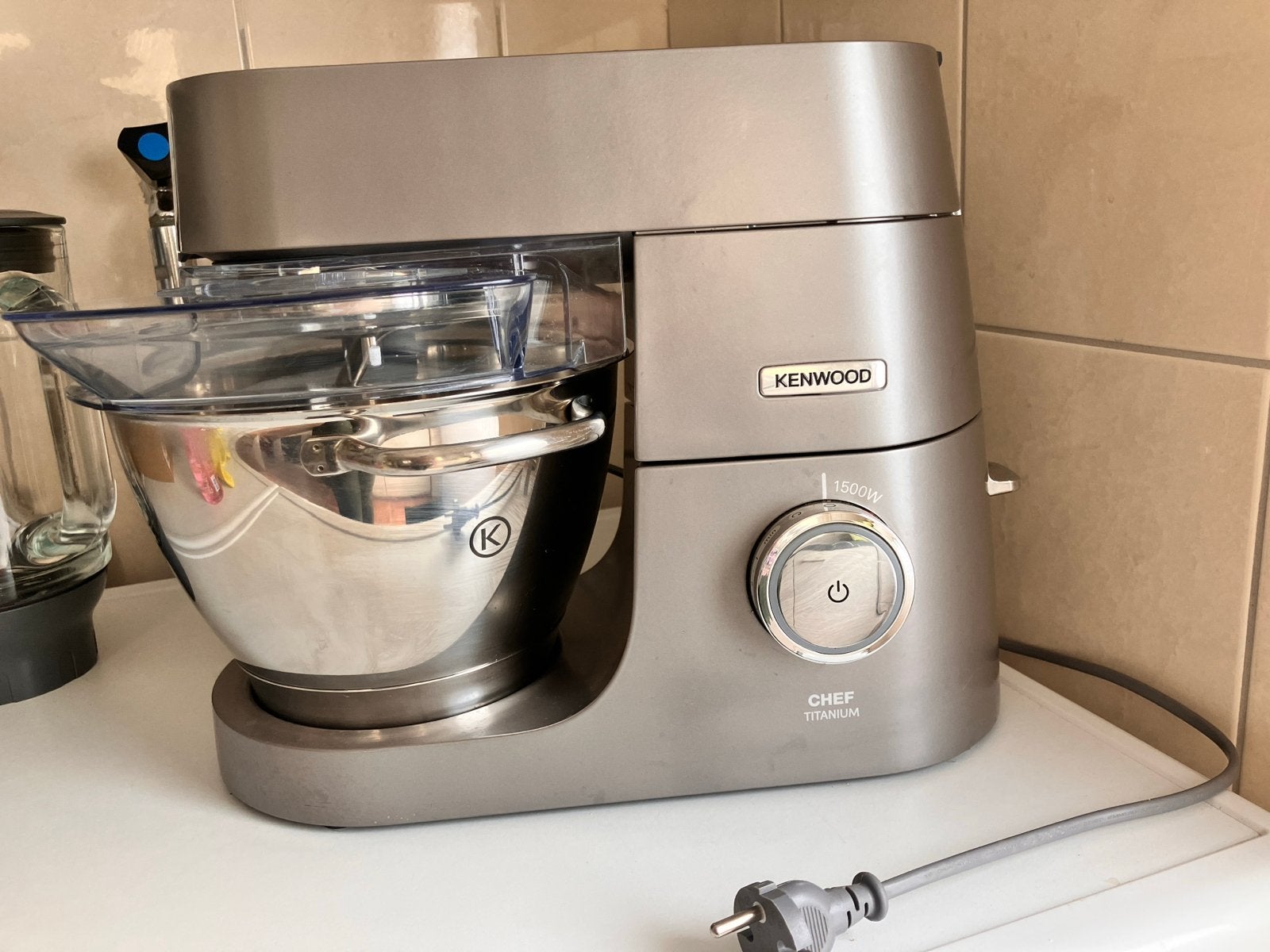 Kenwood Chef Titanium Keukenmachine met accessoires, Ophalen, 4 liter of meer, 3 snelheden of meer, Zo goed als nieuw