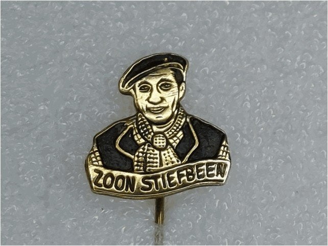 SP2012 Speldje Zoon stiefbeen zwart, Verzamelen, Ophalen of Verzenden, Gebruikt, Overige onderwerpen