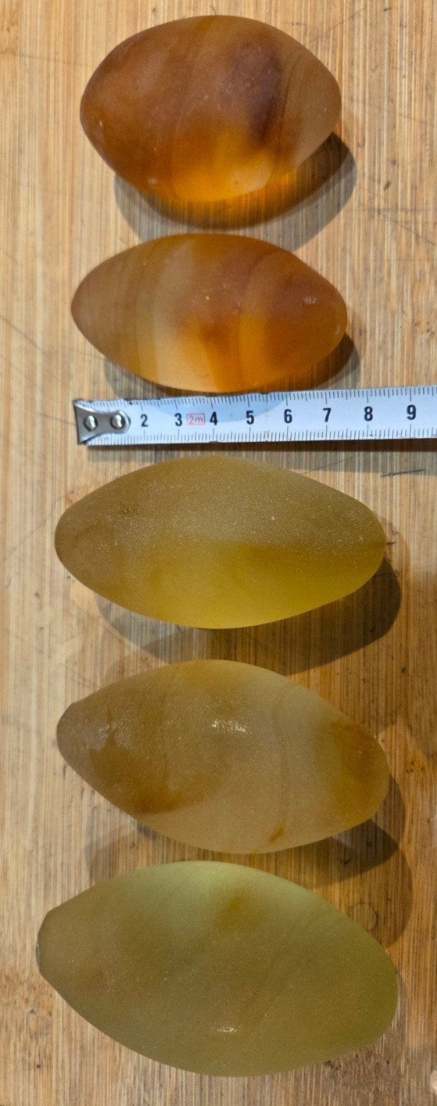 Frosted Amberglas Shiva Lingam stones paperweith zeeglas, Ophalen, Glas
