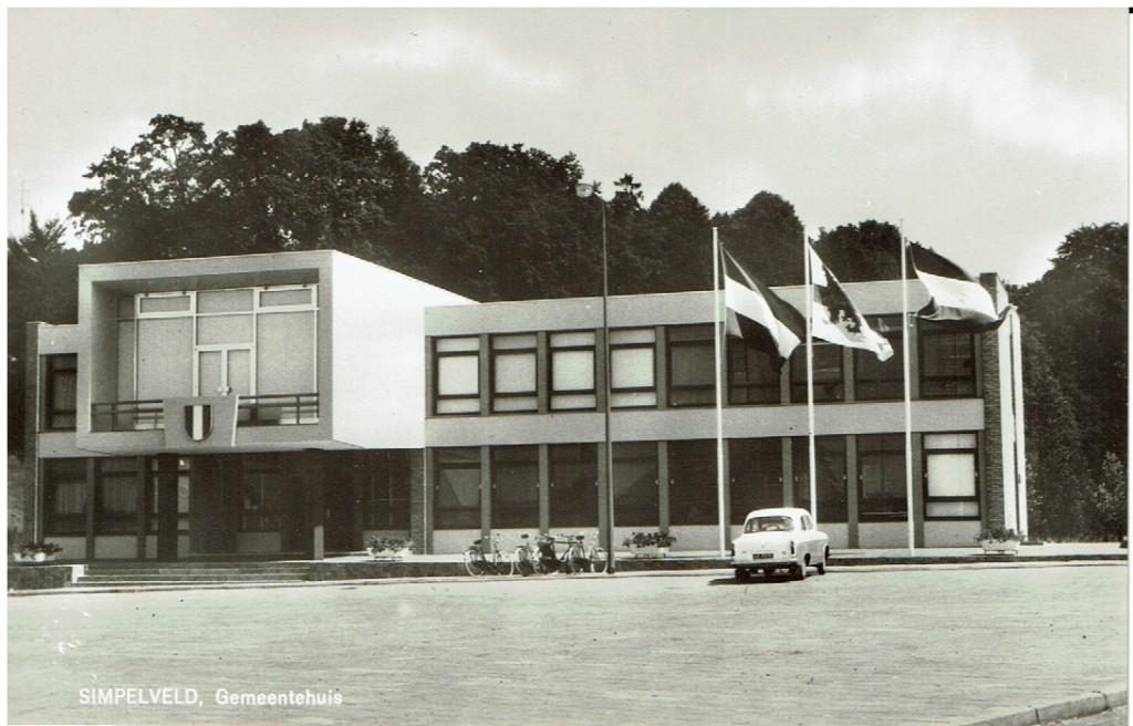 Ansichtkaart Simpelveld, Gemeentehuis, Verzamelen, Ophalen of Verzenden, 1960 tot 1980, Ongelopen, Limburg