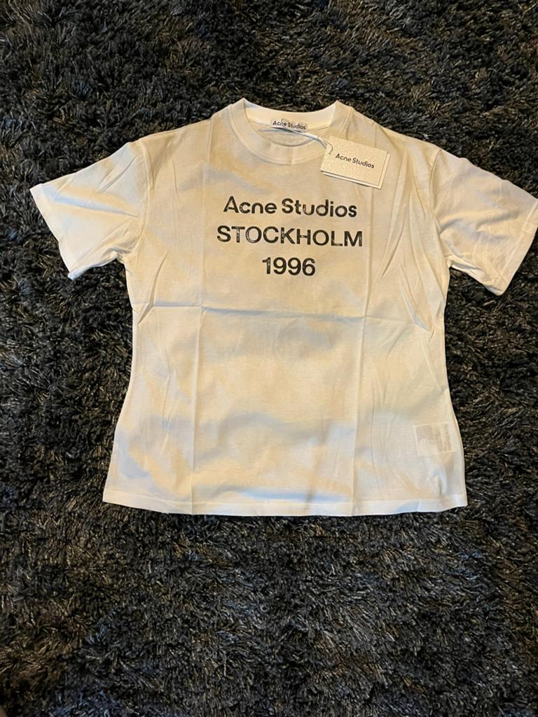 Acne studios S/M beschikbaar, Ophalen of Verzenden, Nieuw, Zwart, Korte mouw
