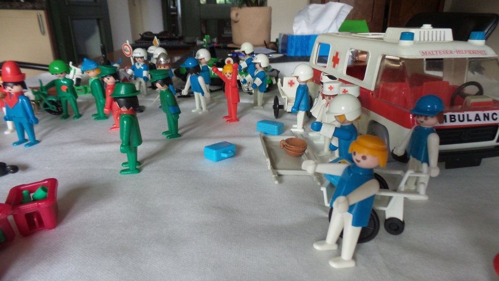 PLAYMOBILE politie en ambulance, Ophalen, MOC (eigen creatie), Lego, Zo goed als nieuw