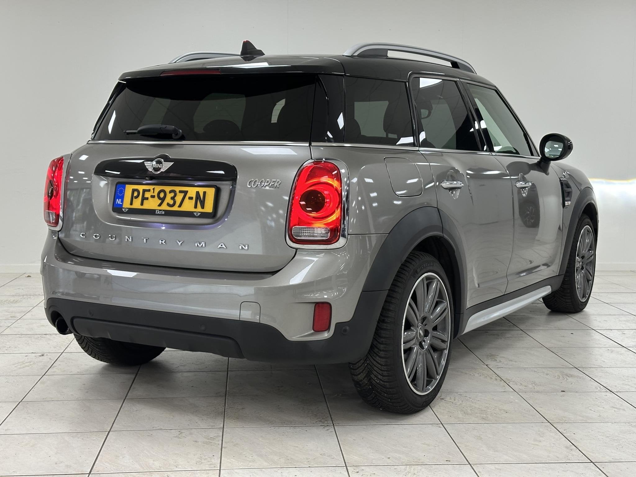 MINI Countryman 1.5 Cooper Chili ACHTERUITRIJCAMERA | PARKEE, Auto's, 136 pk, Gebruikt, Countryman, Leder en Stof