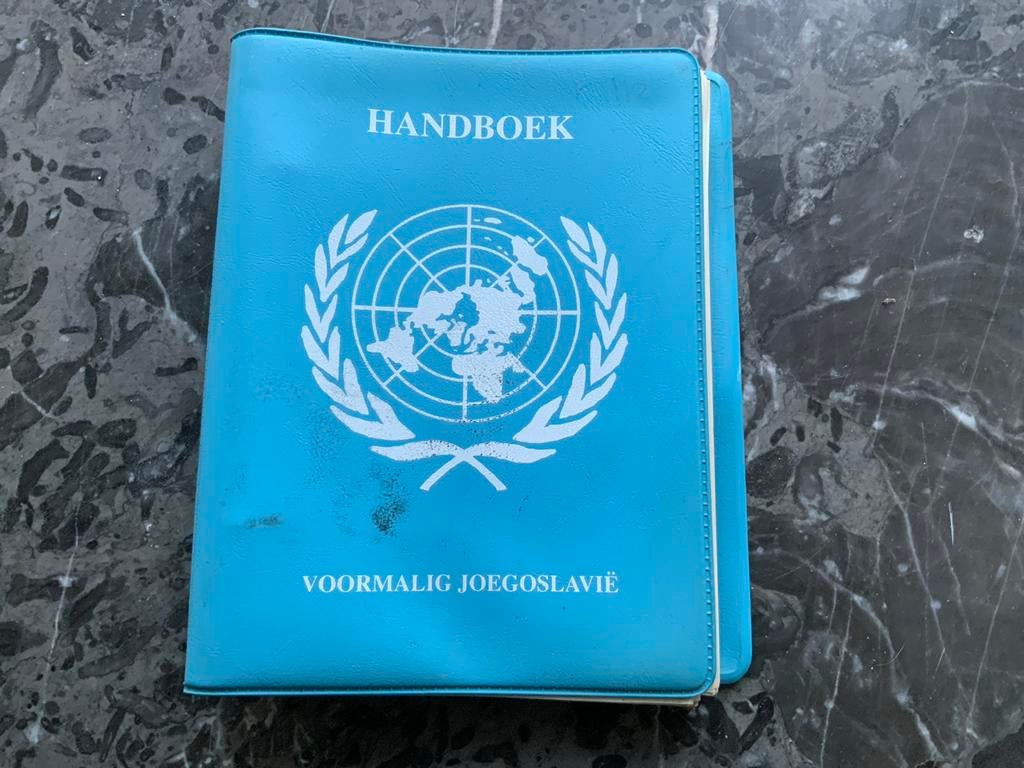 Handboek Voormalig Joegoslavië, Ophalen of Verzenden, 1945 tot heden, Gelezen, Algemeen