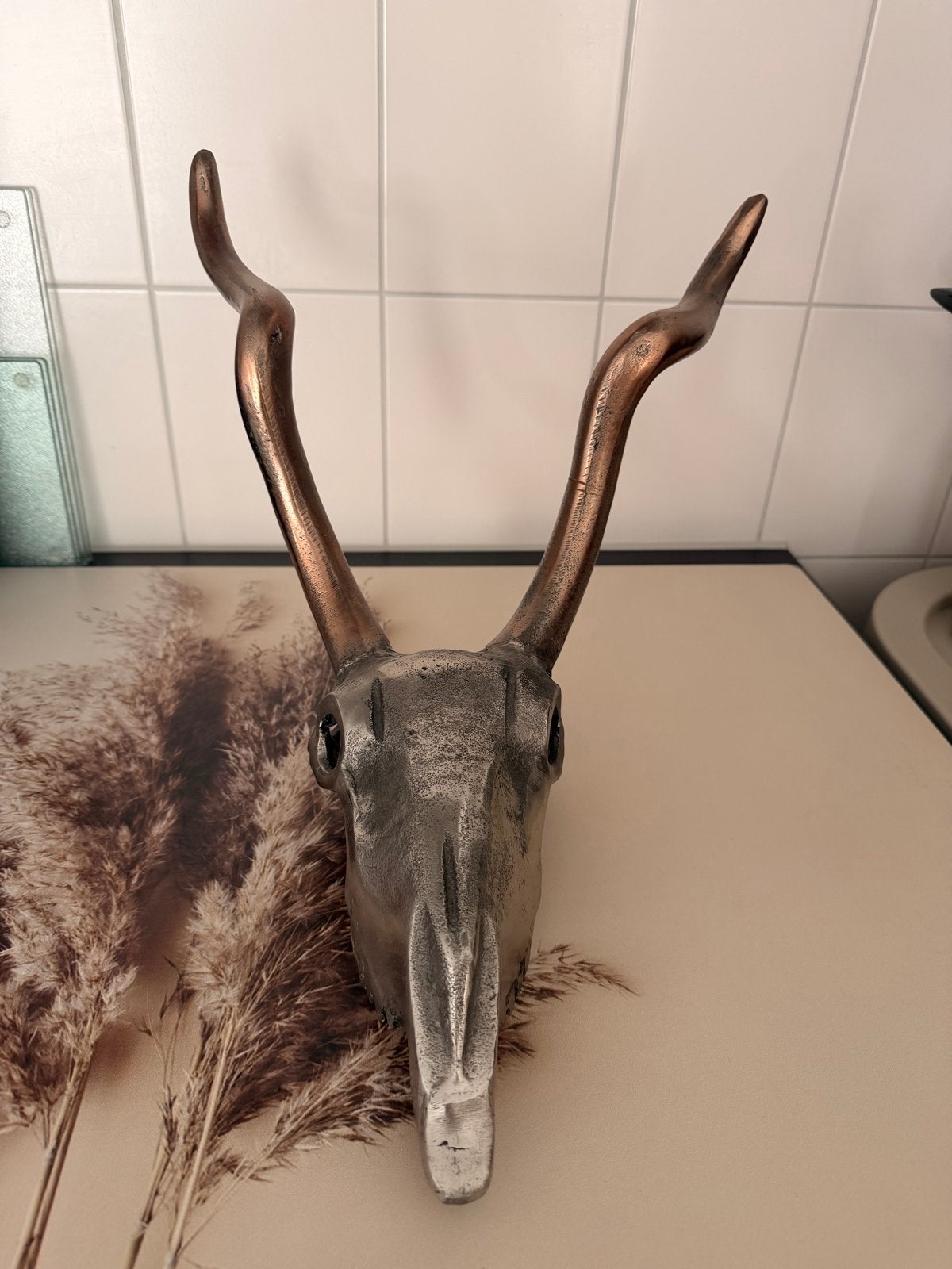 Decoratieve schedel met hoorns - PTMD Collection, Antiek en Kunst, Ophalen
